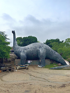 太陽の丘公園の恐竜.jpg